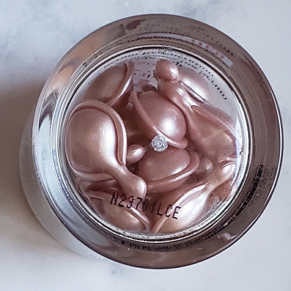 Elizabeth Arden RetinoHPR Ceramide Capsules Radiance Renewing Serum 30 Count NEW - Picture 9 of 14